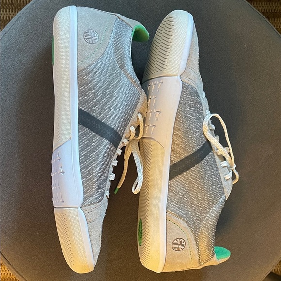 PLAE Prospect Light Grey Mens 9/Womens 10.5 Sneakers Brand New - Picture 6 of 8